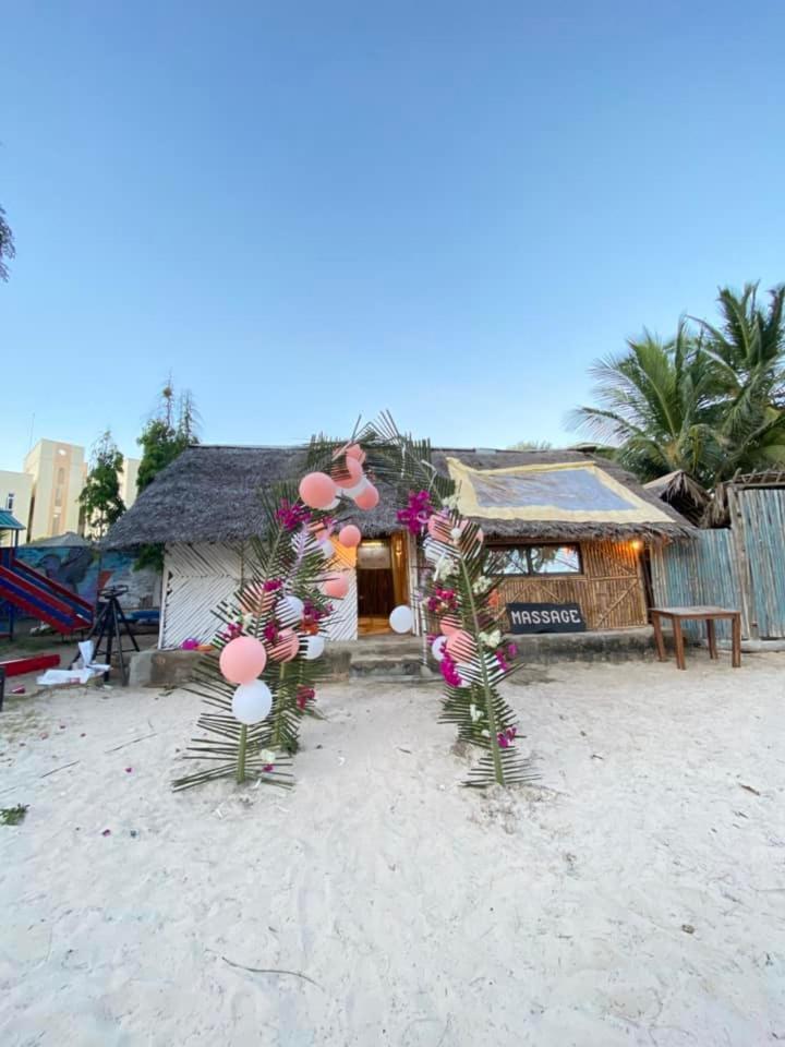 The New Big Tree Beach Resort Mombasa Dış mekan fotoğraf